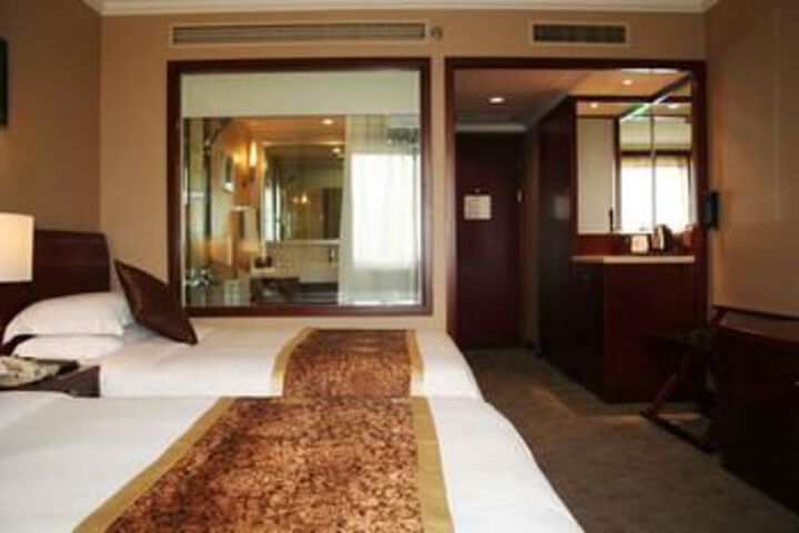 Room 47 of 91