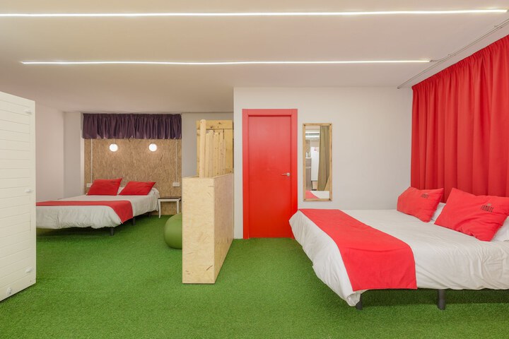 Room 43 of 103