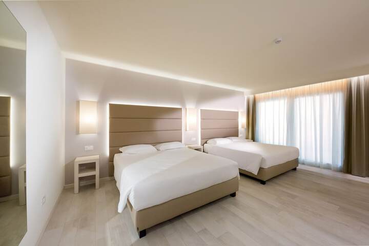 Room 12 of 63