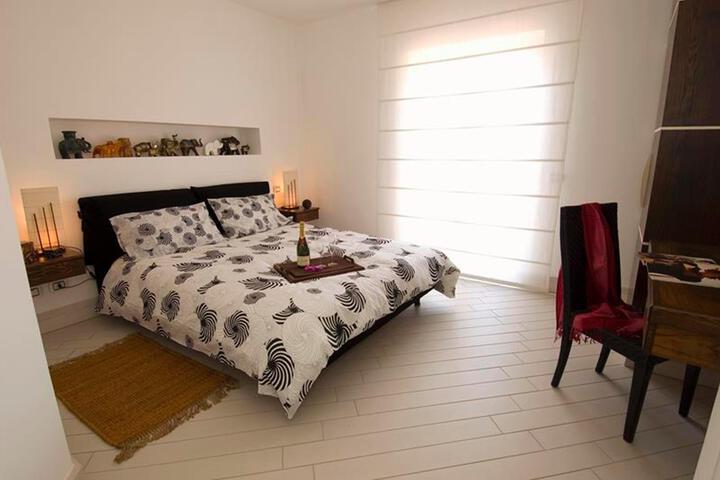 Room 13 of 16