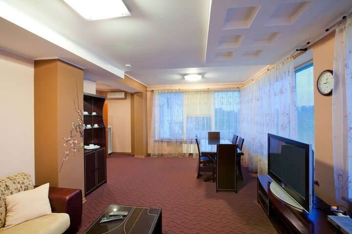 Room 53 of 99