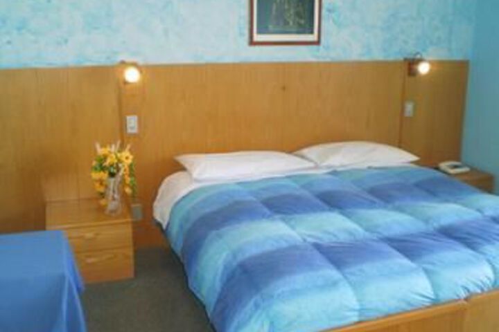 Room 15 of 25