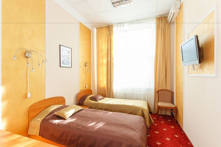 Room 6 of 43