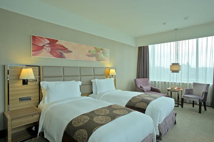 Room 16 of 48