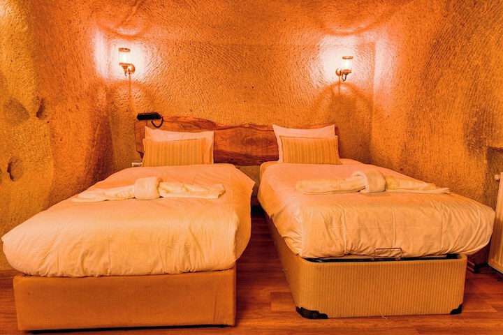 Room 35 of 69