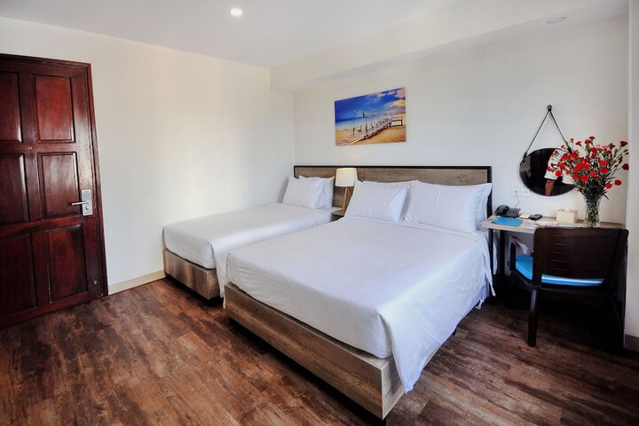 Room 3 of 16