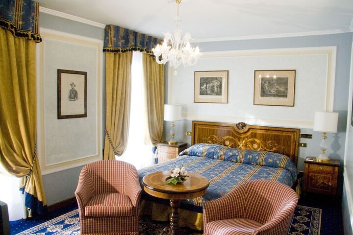 Room 7 of 60