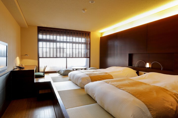 Room 5 of 92