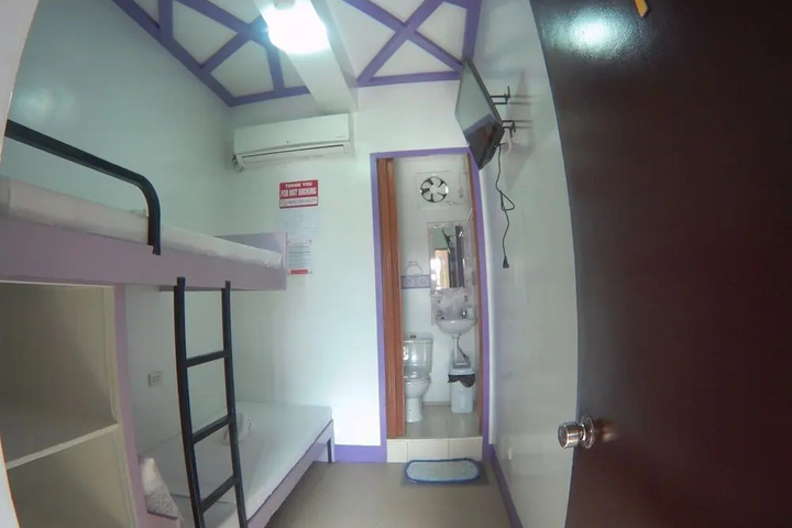 Room 8 of 11