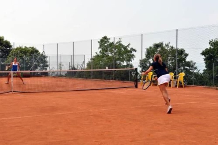 Tennis court