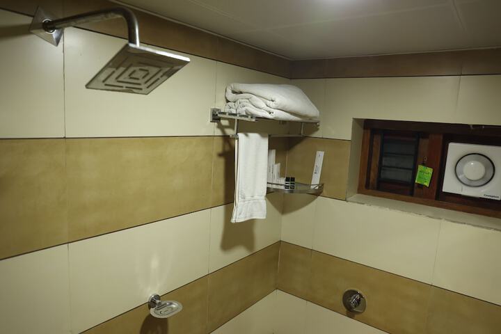 Room 47 of 63