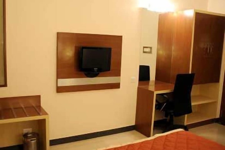 Room 13 of 23