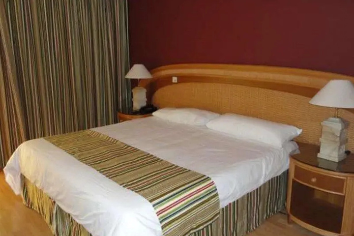 Room 3 of 14