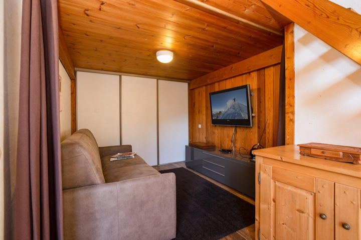 Room 2 of 21