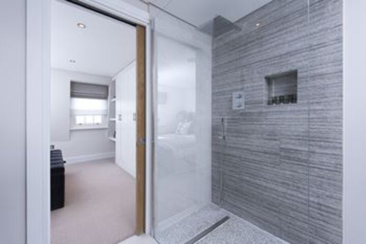 Room 4 of 30