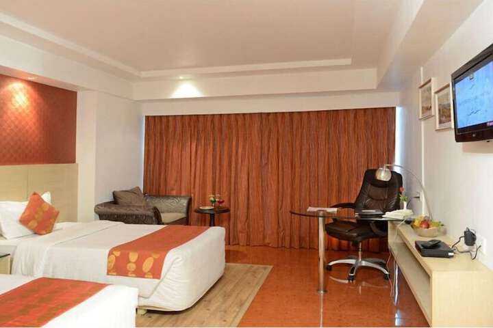 Room 6 of 13