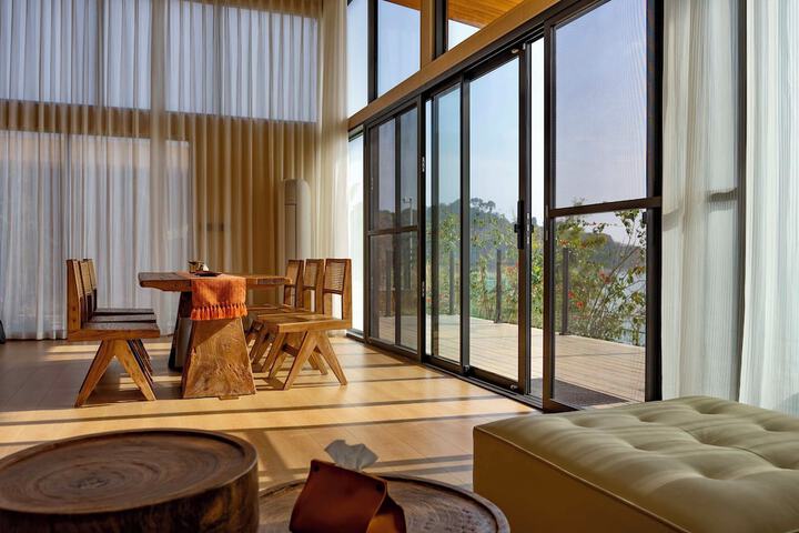Room 28 of 60
