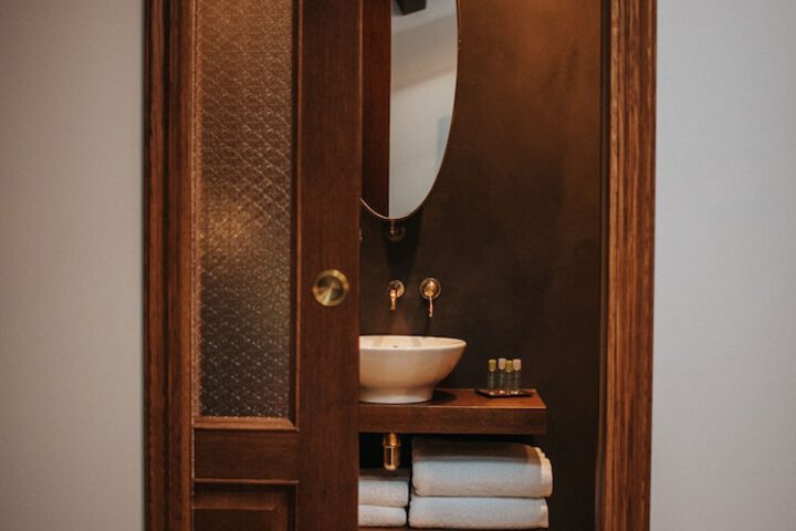 Room 10 of 19