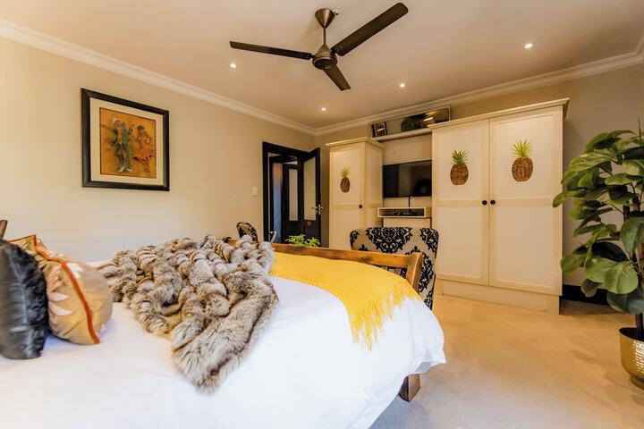 Room 43 of 146