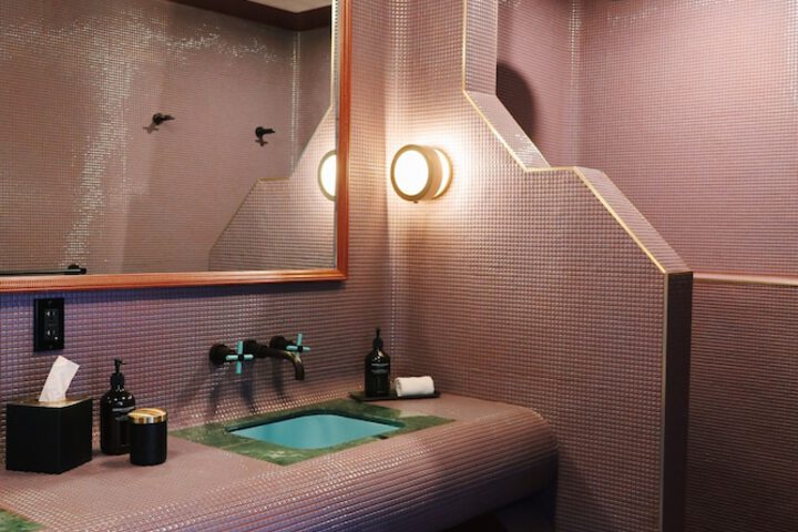 Room 13 of 34