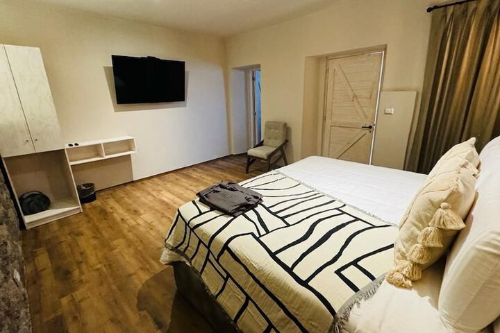 Room 26 of 82