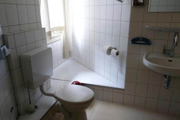 Room 34 of 51