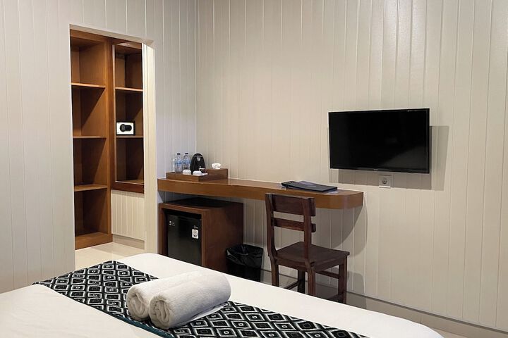 Room 3 of 27