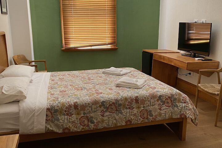 Room 19 of 121
