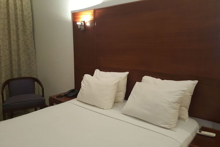 Room 10 of 47
