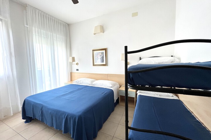 Room 8 of 42