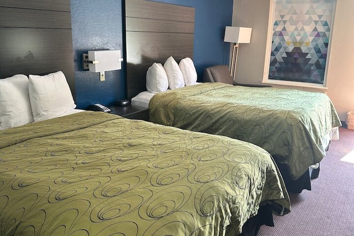 Room 30 of 43