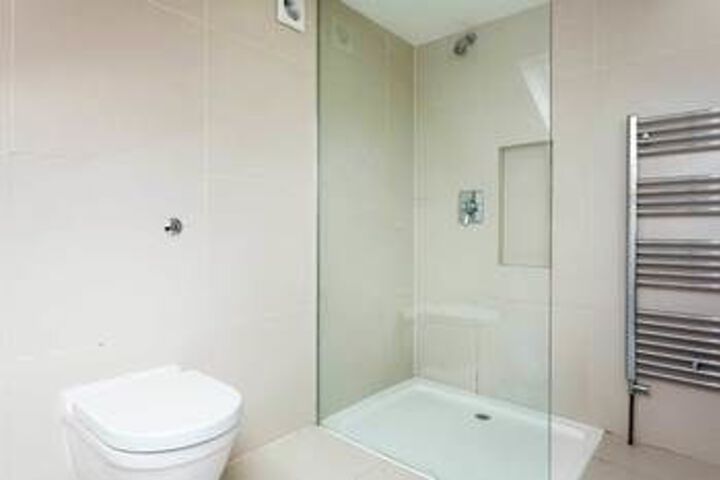 Room 2 of 28