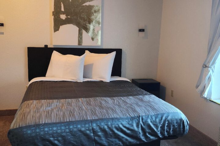 Room 5 of 23