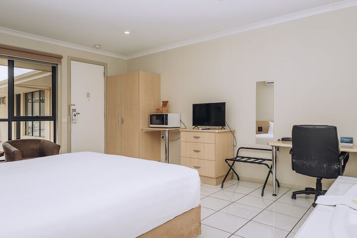 Room 15 of 77
