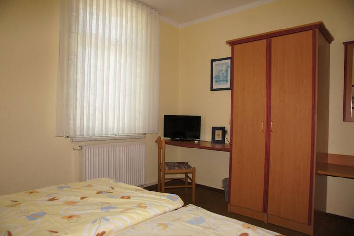 Room 13 of 52