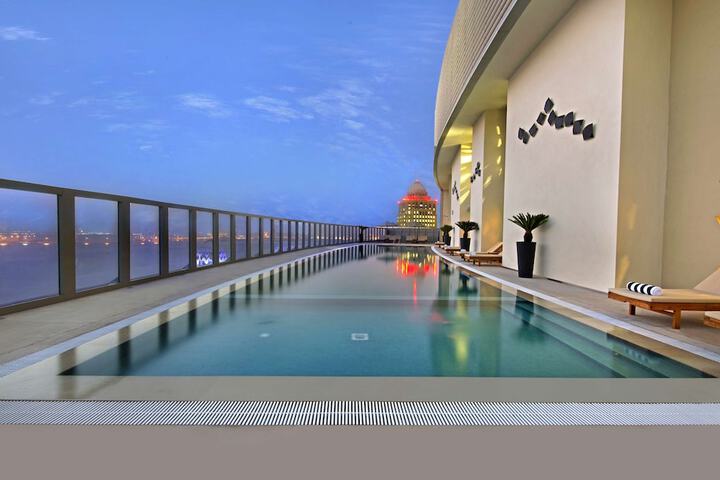 Pool 52 of 72