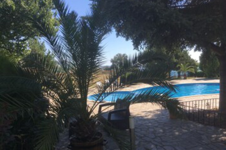 Pool 18 of 25