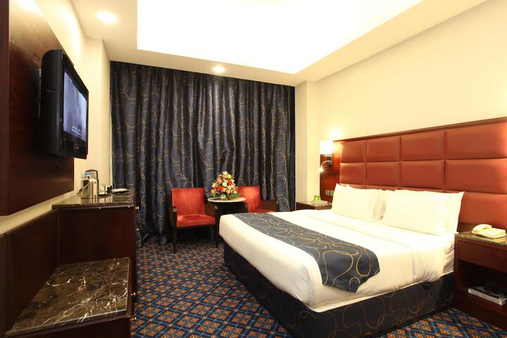 Room 7 of 32