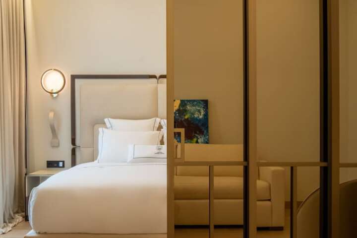 Room 12 of 115