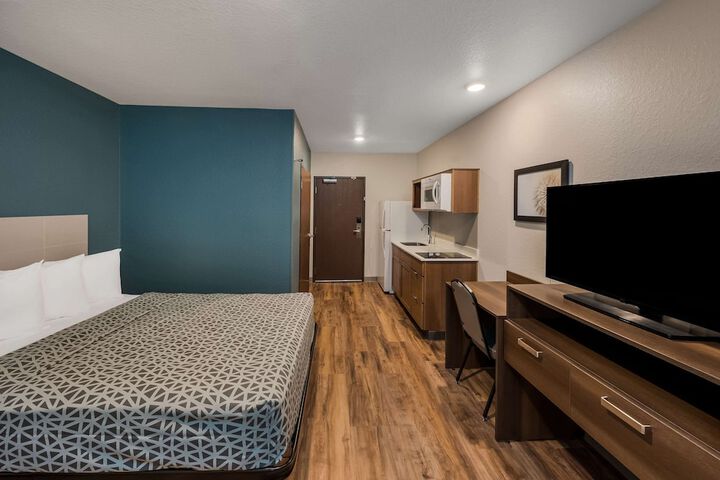 Suite Queen Bed (8 of 11)