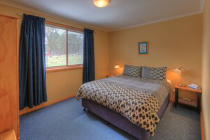 Room 7 of 195