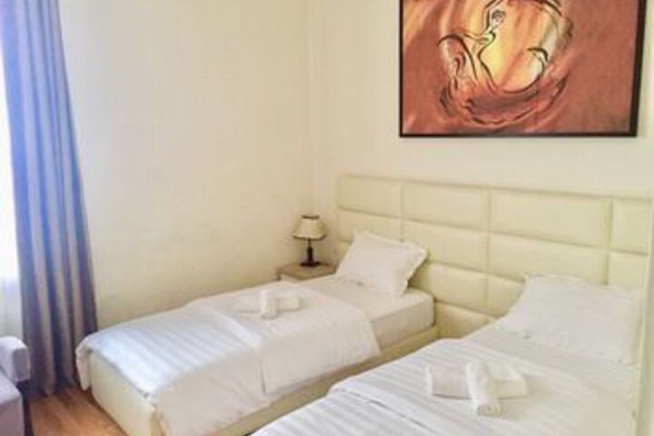 Room 28 of 52