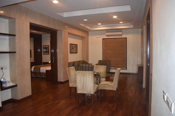 Room 12 of 33
