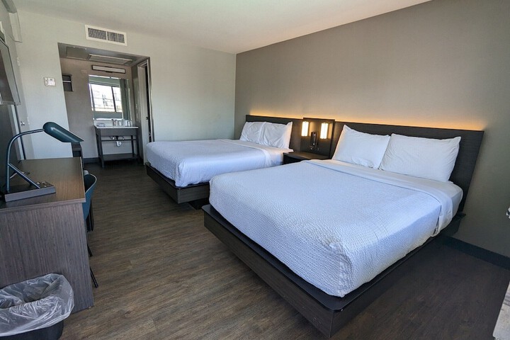 Room 40 of 99