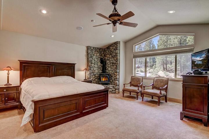Room 2 of 43