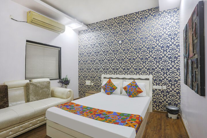 Room 17 of 25