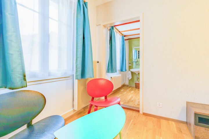 Room 8 of 37