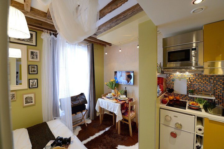 Room 158 of 648