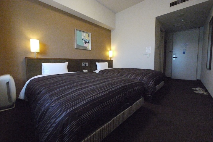 Room 8 of 47