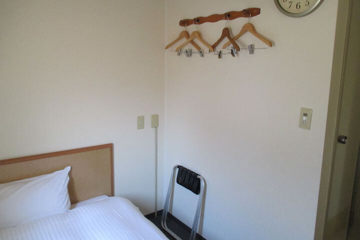 Room 3 of 47